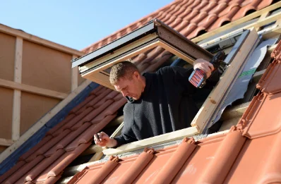 Pose de fenêtres de toit Velux à Trédion